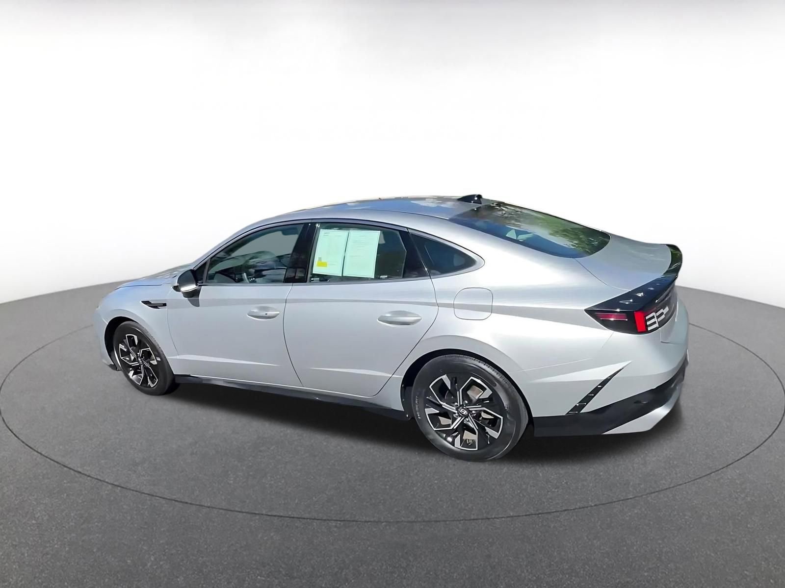 Used 2025 Hyundai Sonata SEL FWD image 10