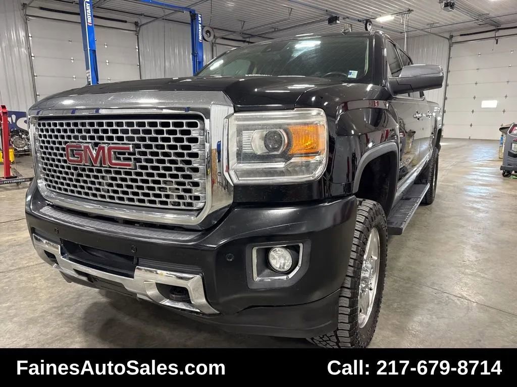 Used 2015 GMC Sierra 2500 Denali w/ Duramax Plus Package image 2