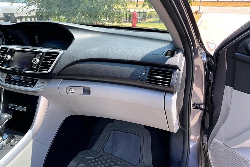 Used 2015 Honda Accord EX-L image 18