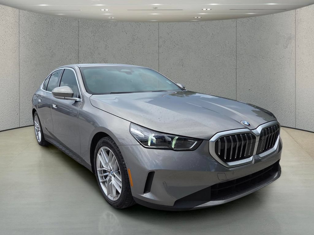 Used 2024 BMW 530i xDrive w/ Premium Package AWD/4WD image 13
