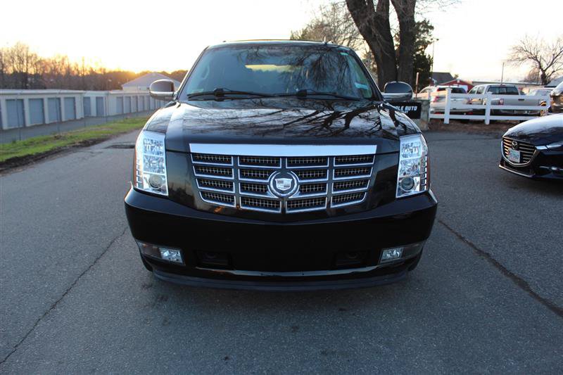 Used 2008 Cadillac Escalade AWD image 2