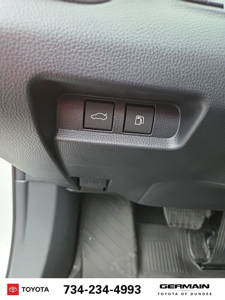 New 2026 Toyota Crown Platinum image 39