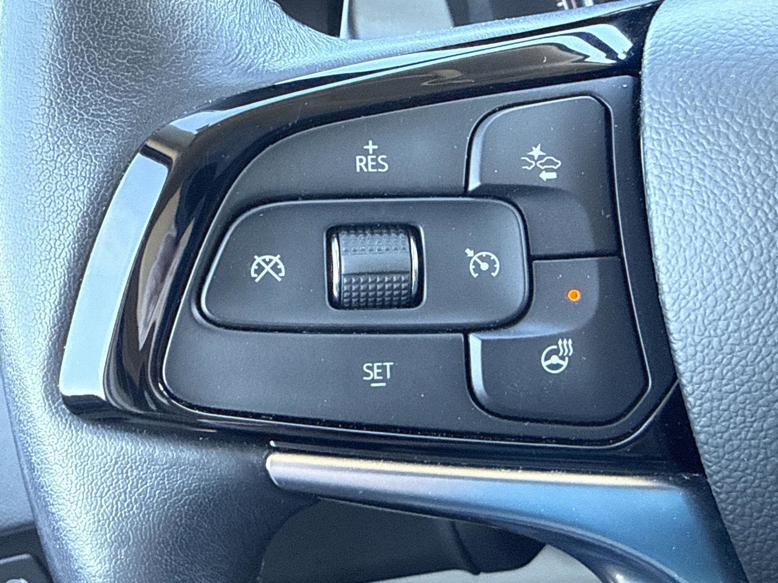 Used 2023 Buick Enclave Essence image 20