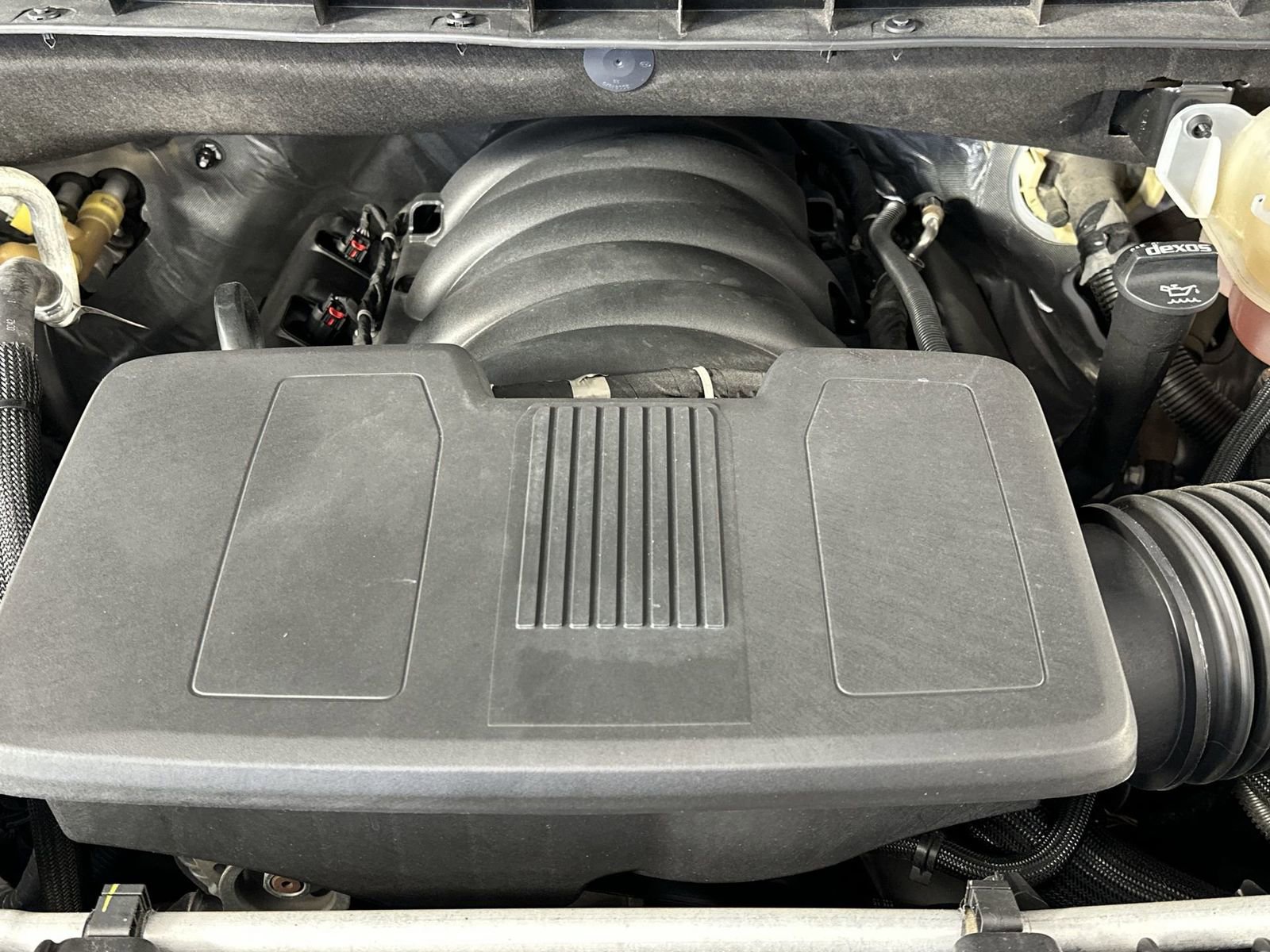 Used 2022 Chevrolet Suburban LT RWD image 28