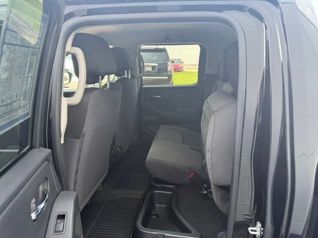 Used 2025 Nissan Frontier SV w/ SV Convenience Package AWD/4WD image 26