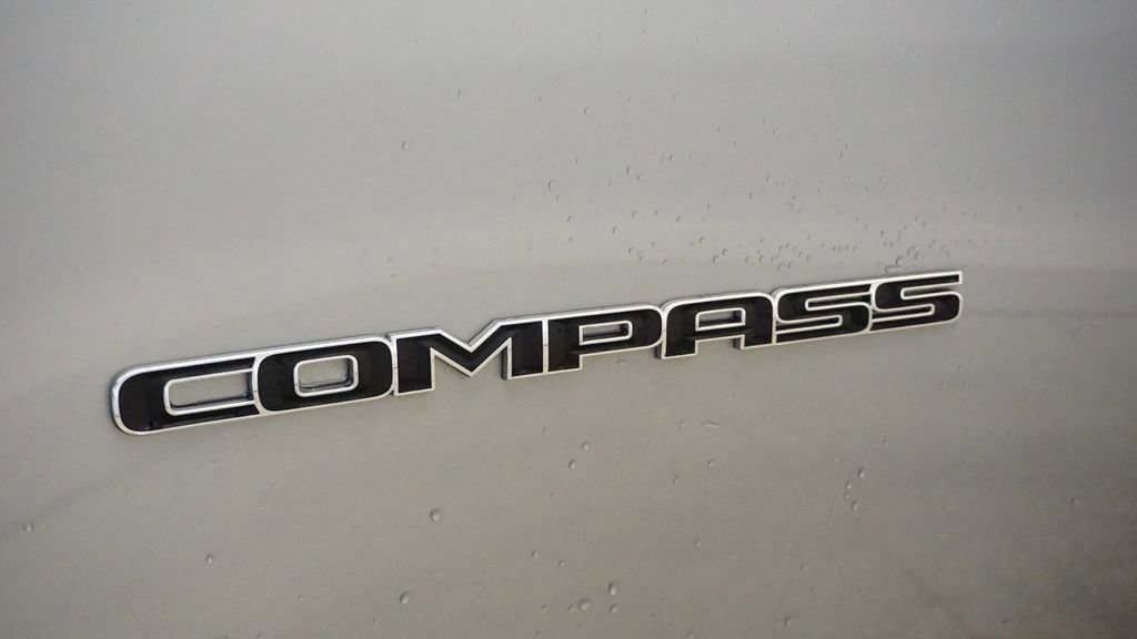 Certified 2022 Jeep Compass Latitude image 11