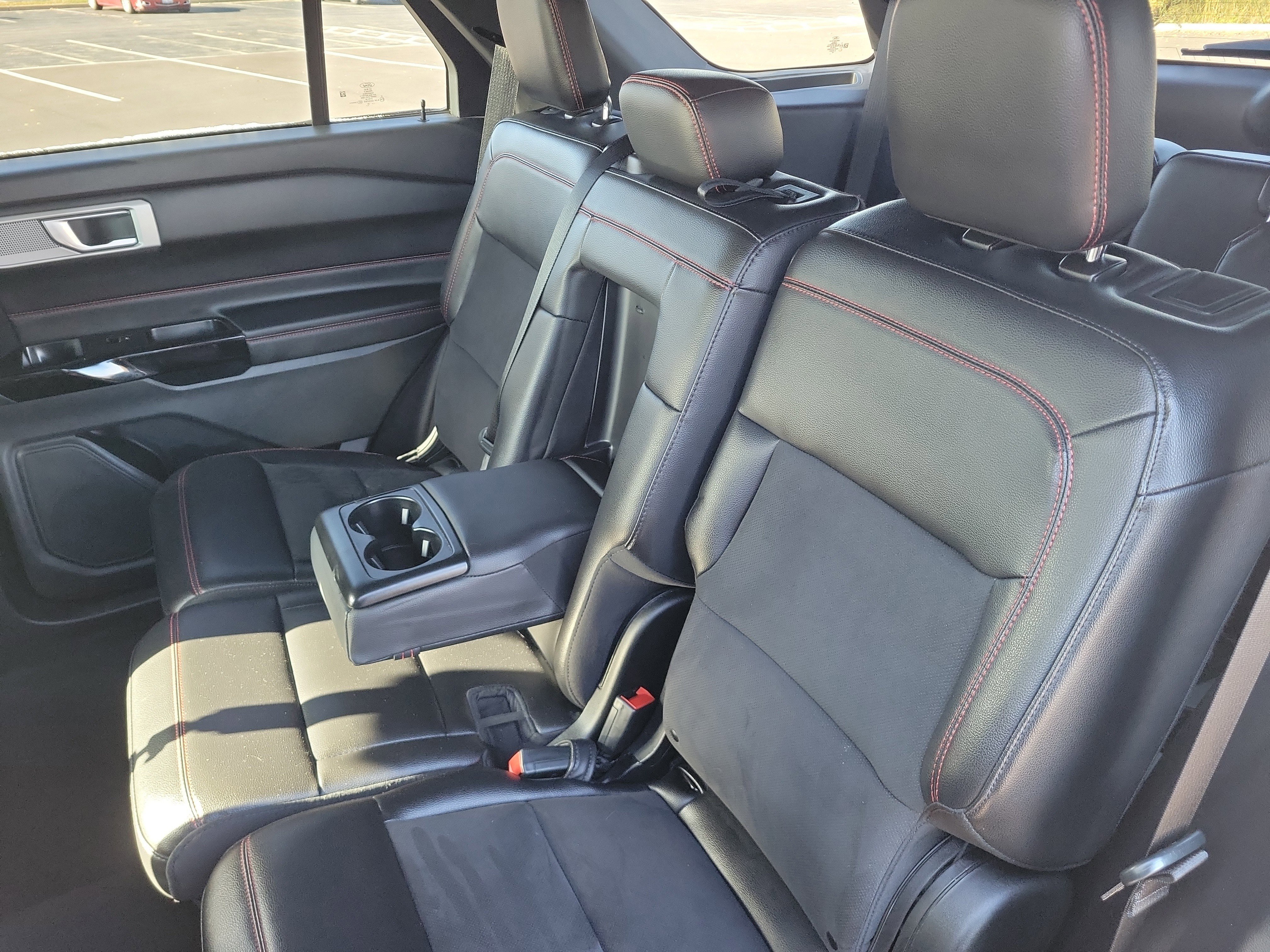 Used 2022 Ford Explorer ST-Line image 11