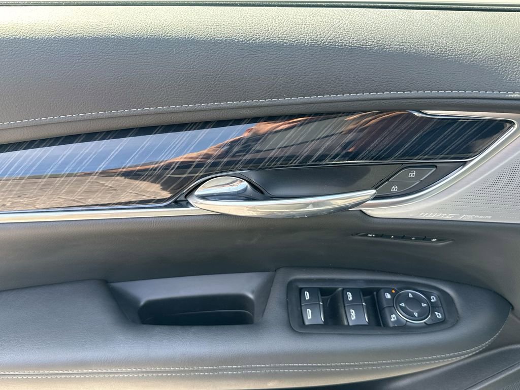 Used 2025 Cadillac XT6 Premium Luxury w/ Technology Package image 15