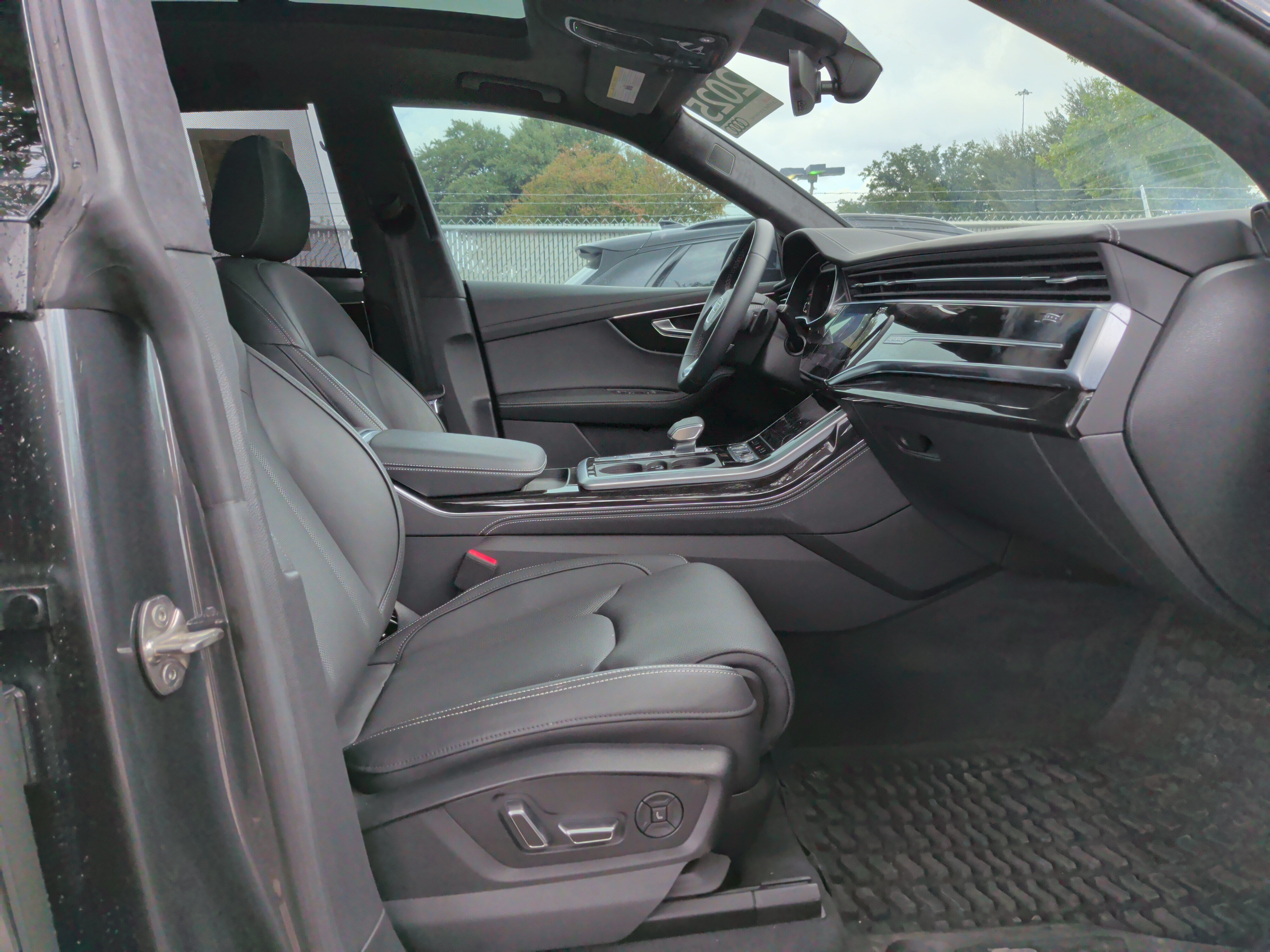 Certified 2025 Audi Q8 Prestige AWD/4WD image 34