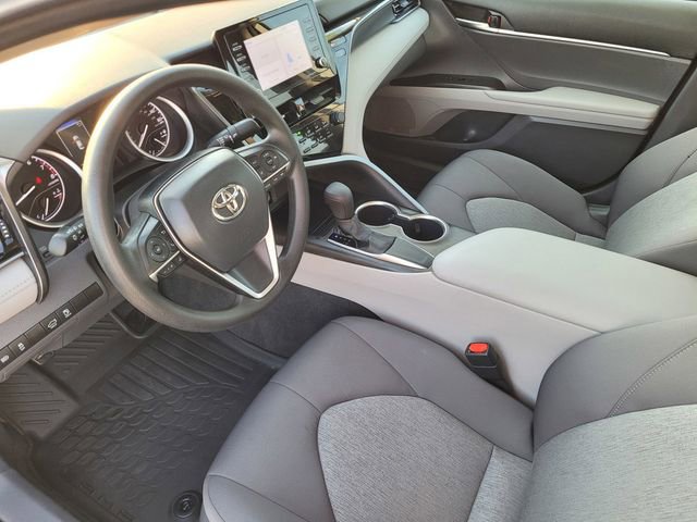 Used 2021 Toyota Camry LE image 7