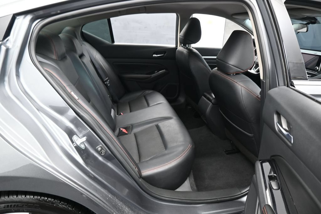 Used 2024 Nissan Altima 2.5 SR FWD image 34