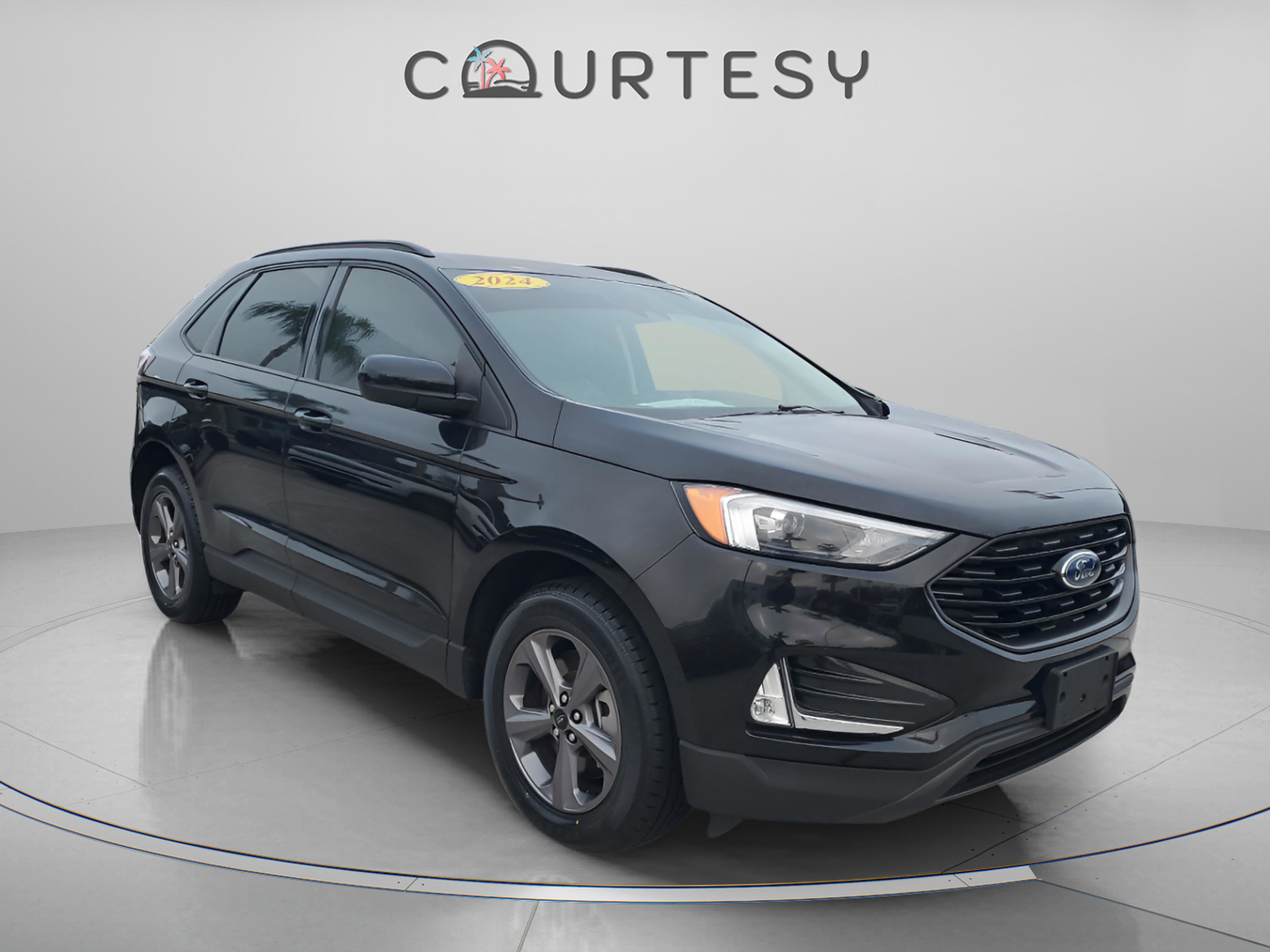 Used 2024 Ford Edge SEL w/ Sport Appearance Package image 5