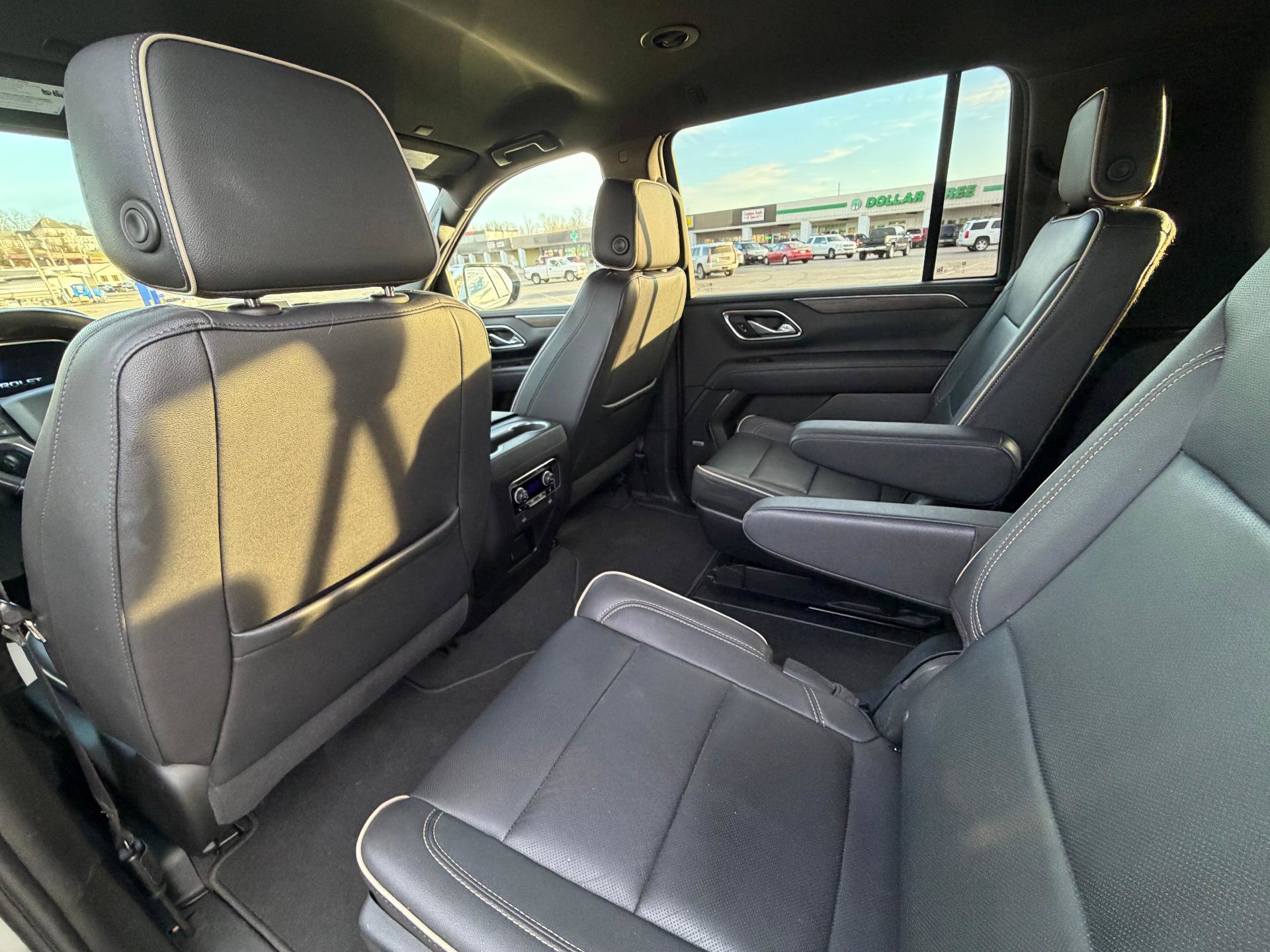 Used 2023 Chevrolet Suburban Premier AWD/4WD image 13