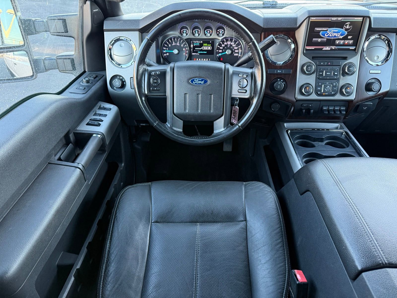 Used 2015 Ford F350 Lariat w/ Lariat Chrome Package image 24