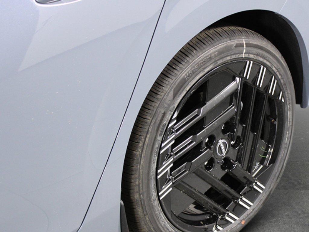 New 2027 Nissan Sentra SR w/ SR All Weather Package FWD image 9