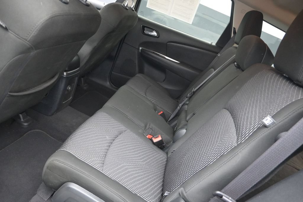 Used 2020 Dodge Journey SE w/ Blacktop Package FWD image 18