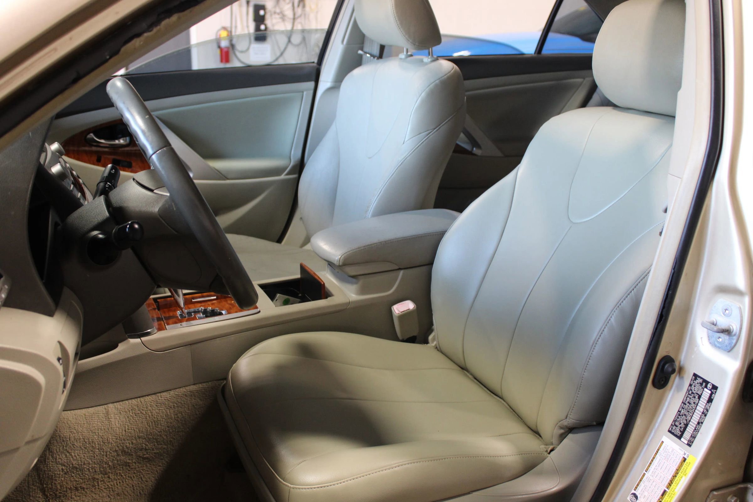 Used 2010 Toyota Camry XLE image 22