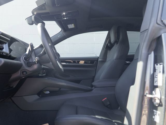 New 2026 Porsche Macan 4 Electric image 15