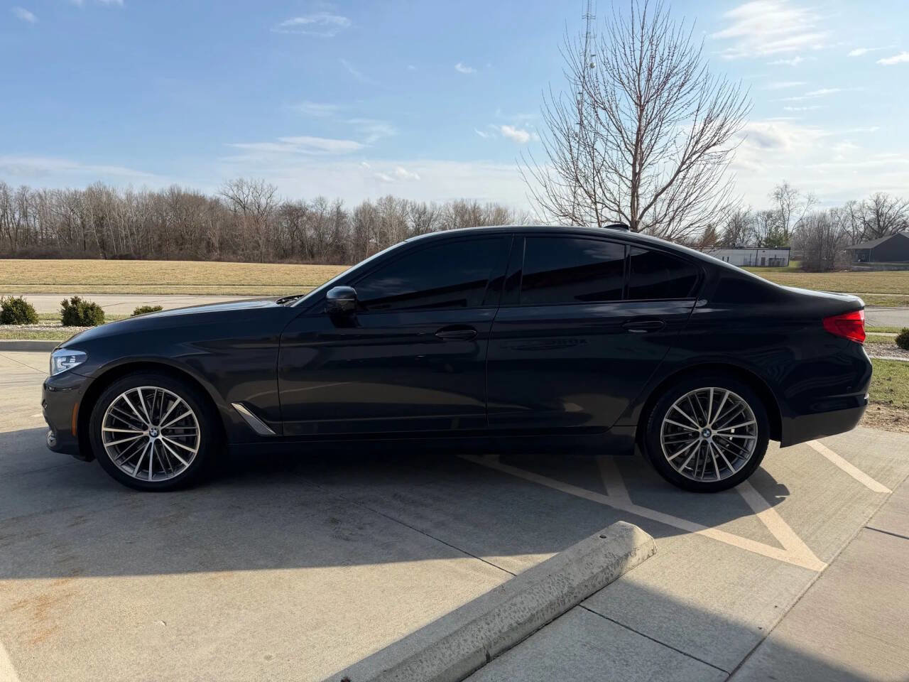 Used 2020 BMW 540i xDrive w/ Premium Package image 7