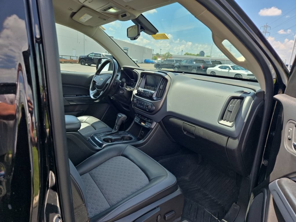 Used 2018 Chevrolet Colorado Z71 w/ Z71 Midnight Edition AWD/4WD image 16