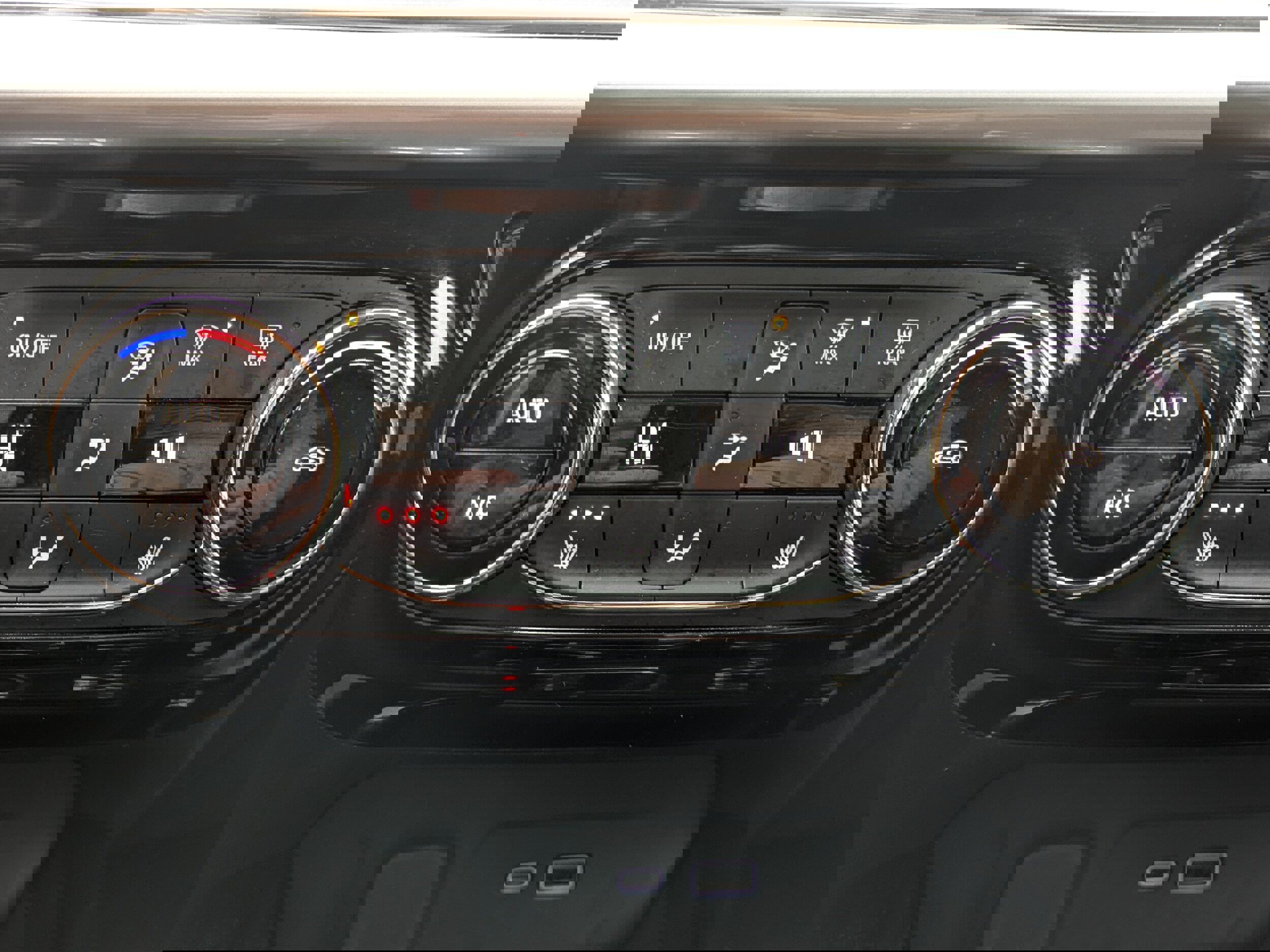 Used 2024 Chevrolet Trax LT w/ Driver Confidence Package image 11