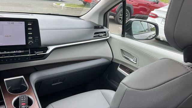 Certified 2021 Toyota Sienna XLE AWD/4WD image 21