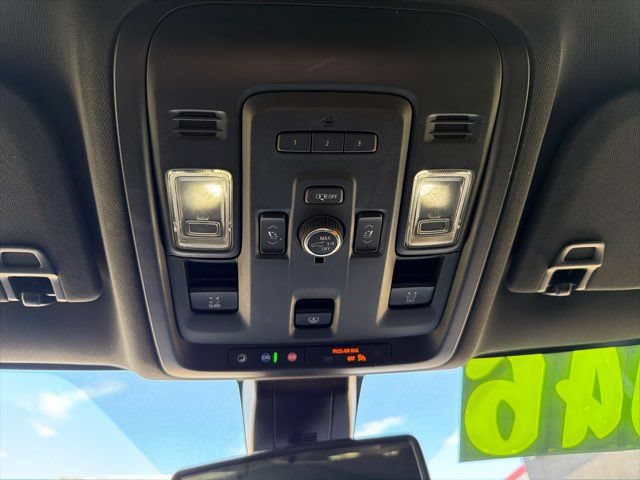 Used 2021 GMC Yukon XL AT4 w/ Technology Package AWD/4WD image 43