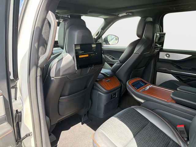 Used 2025 Lincoln Navigator L Black Label image 13