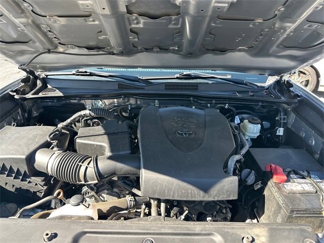 Used 2020 Toyota Tacoma Limited image 26