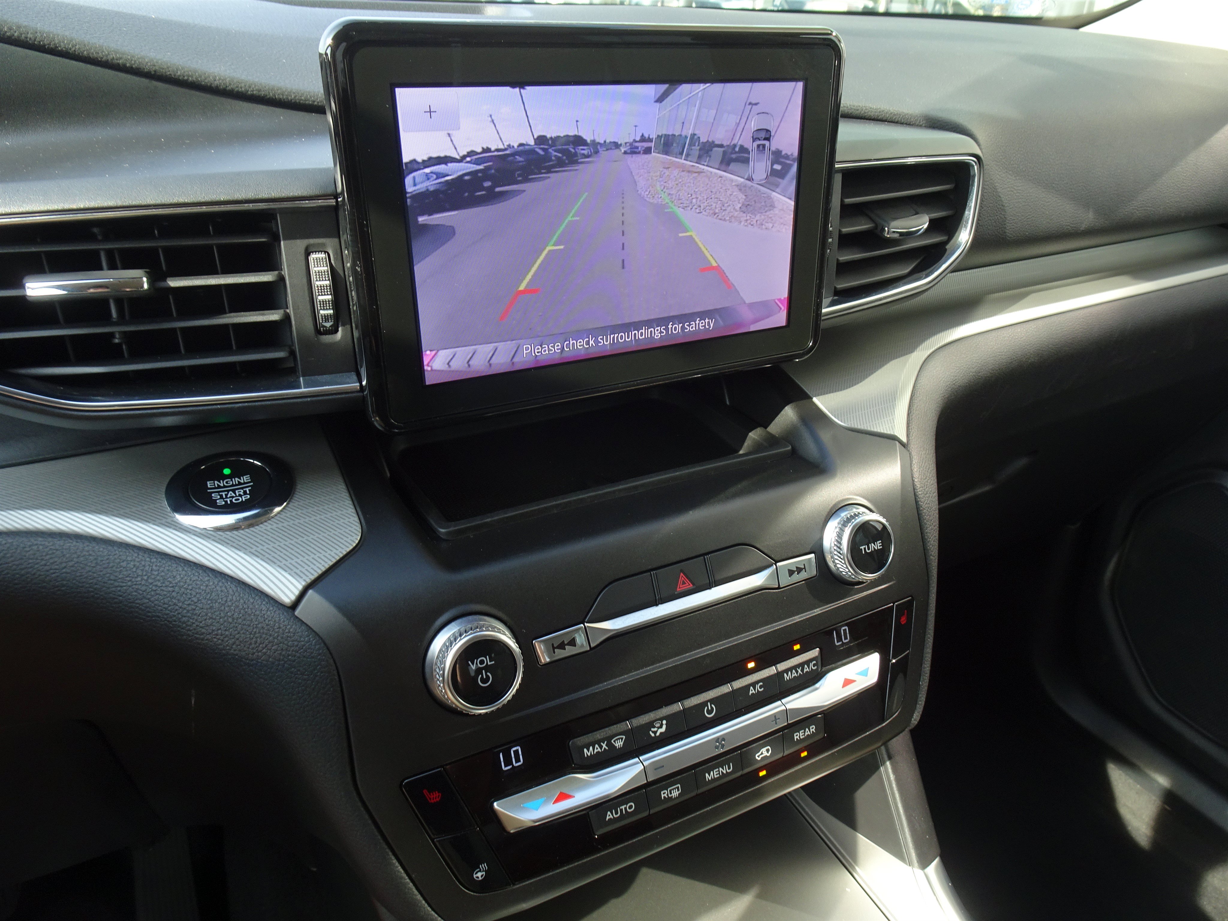 Used 2020 Ford Explorer XLT w/ Equipment Group 202A AWD/4WD image 19