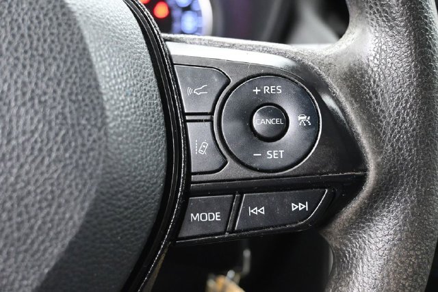 Certified 2021 Toyota RAV4 LE AWD/4WD image 24