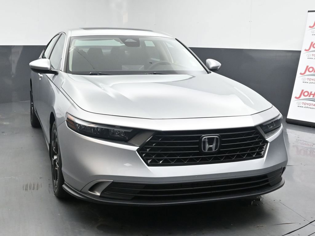 Used 2024 Honda Accord EX image 3