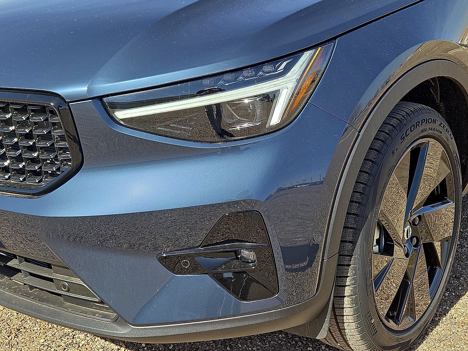 New 2026 Volvo XC40 B5 Ultra w/ Protection Package Premier AWD/4WD image 9