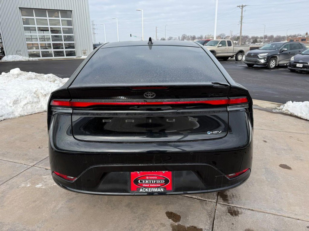 Used 2025 Toyota Prius XLE image 9