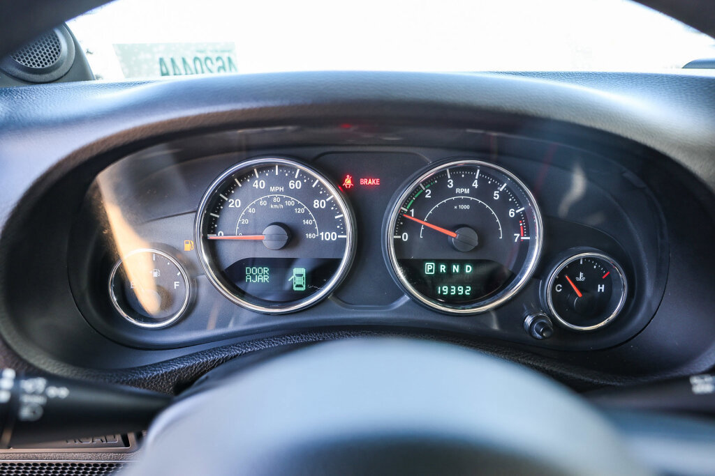 Used 2014 Jeep Wrangler Rubicon w/ Power Convenience Group AWD/4WD image 13