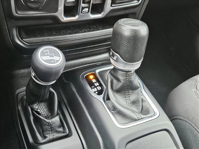 Used 2023 Jeep Gladiator Sport AWD/4WD image 11