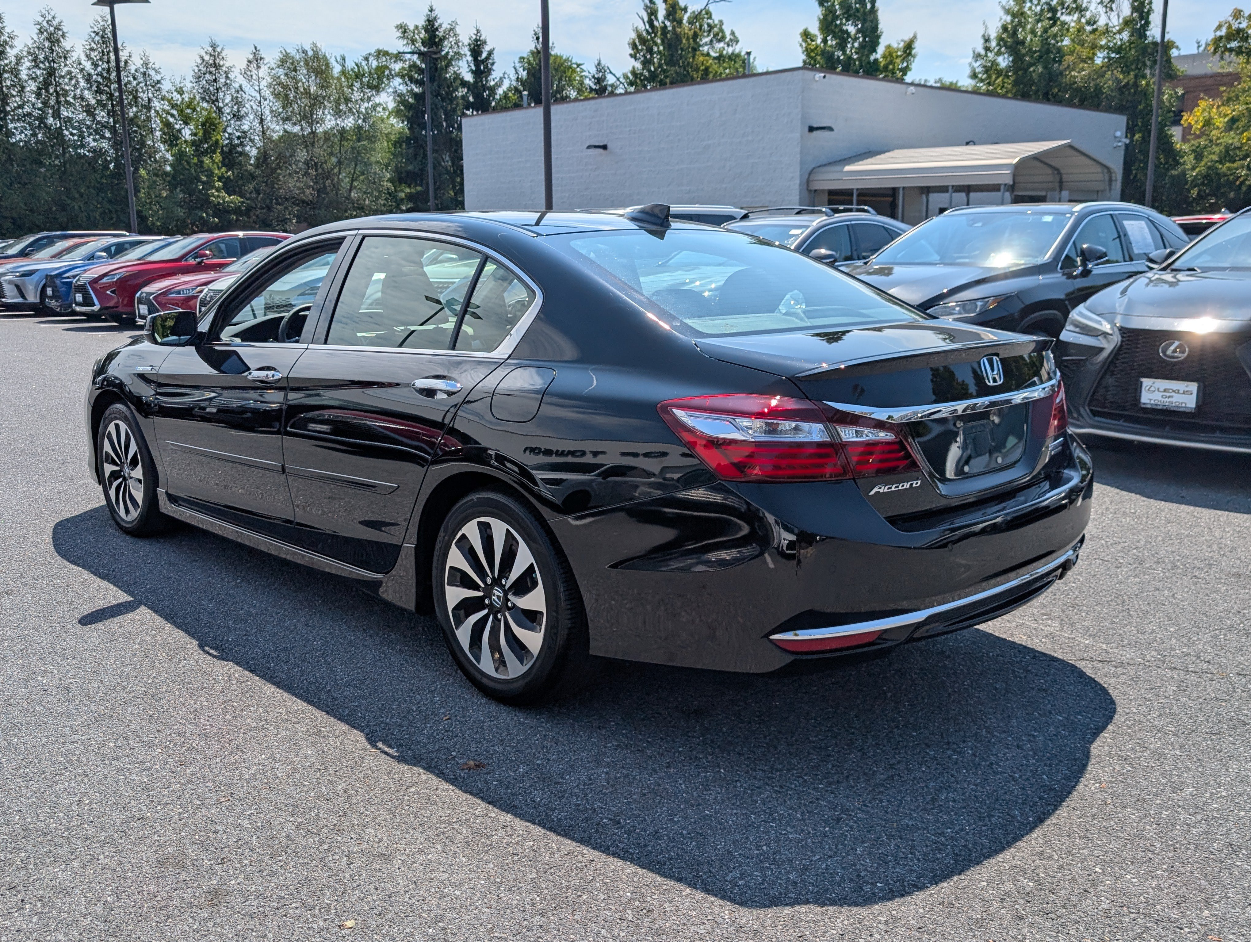 Used 2017 Honda Accord Touring image 5