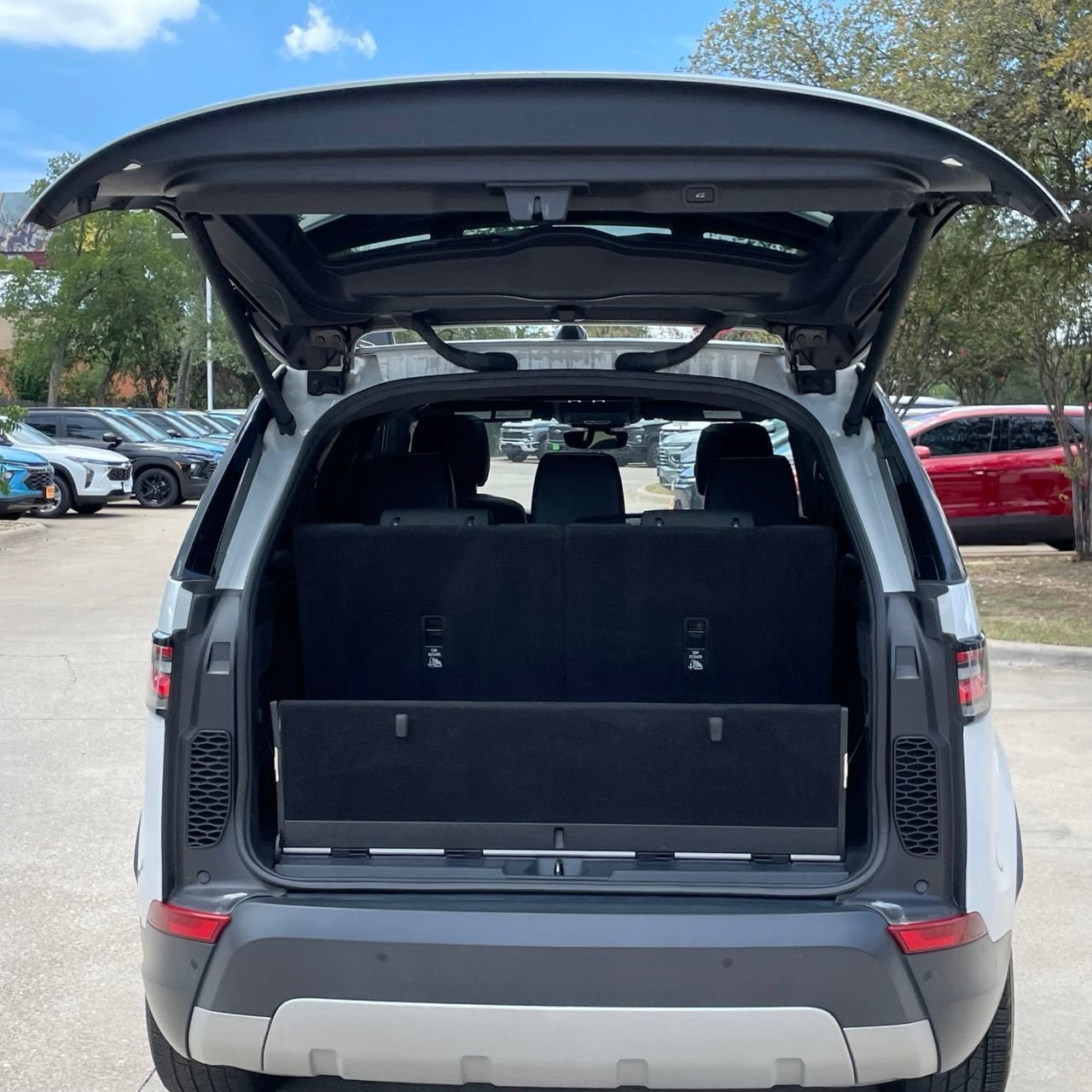 Used 2019 Land Rover Discovery HSE AWD/4WD image 26