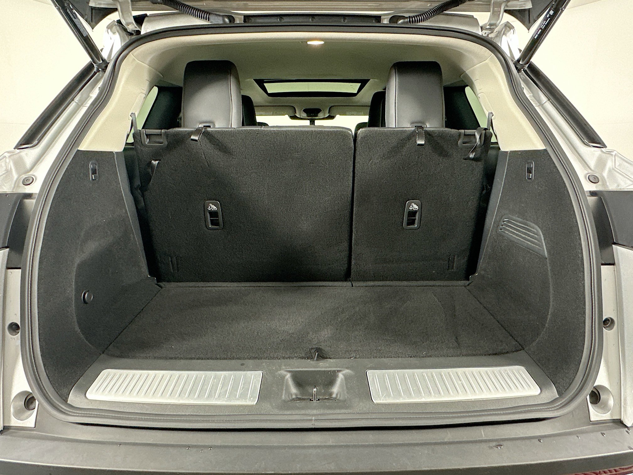 Used 2023 INFINITI QX60 Pure image 30