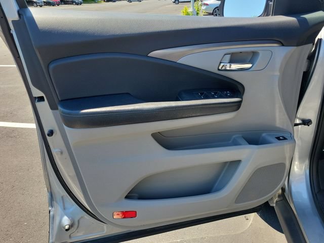Used 2017 Honda Ridgeline RTL-T image 36