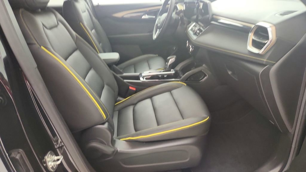 Certified 2025 Chevrolet TrailBlazer ACTIV w/ Convenience Package FWD image 30