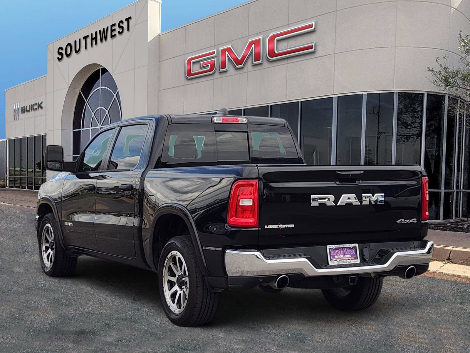 Used 2025 RAM 1500 Lone Star AWD/4WD image 4