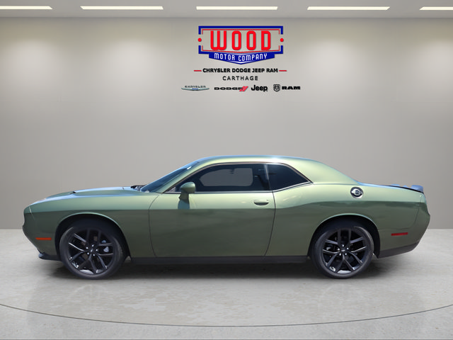 Used 2021 Dodge Challenger SXT w/ Blacktop Package RWD image 2