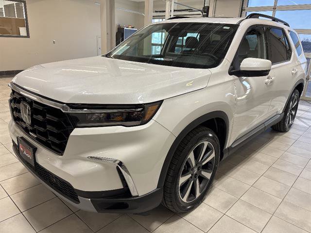 Used 2023 Honda Pilot Touring image 1