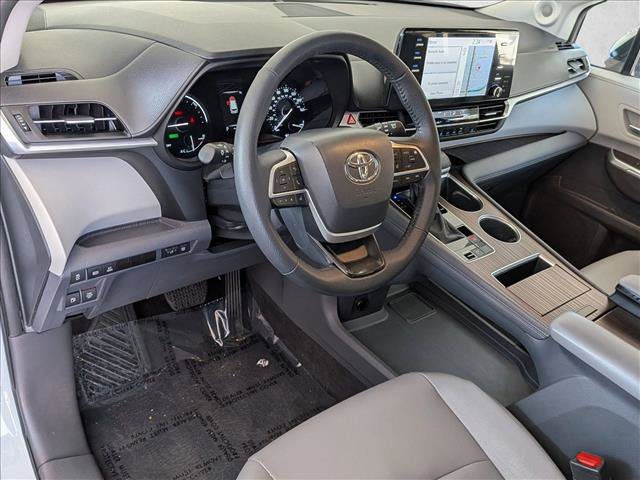 Used 2023 Toyota Sienna XLE w/ XLE Plus Package FWD image 10