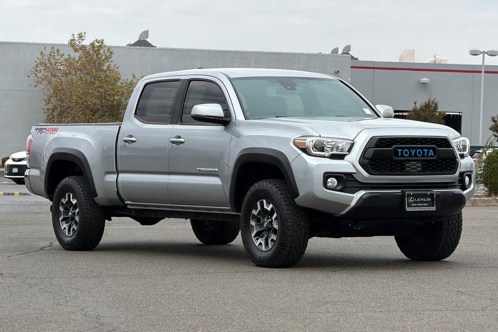 Used 2022 Toyota Tacoma TRD Off-Road AWD/4WD image 5