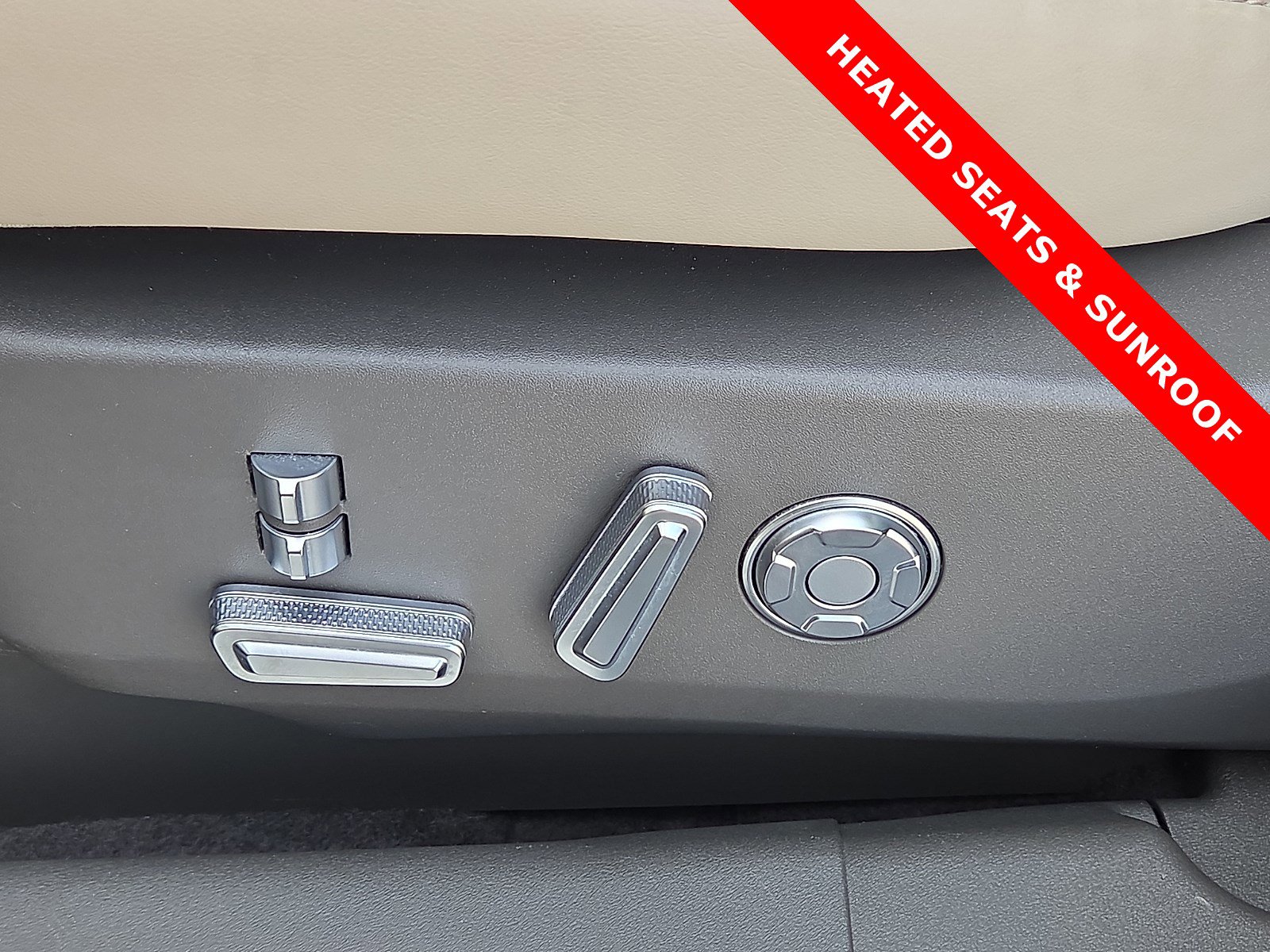 Used 2025 Lincoln Nautilus Reserve image 15