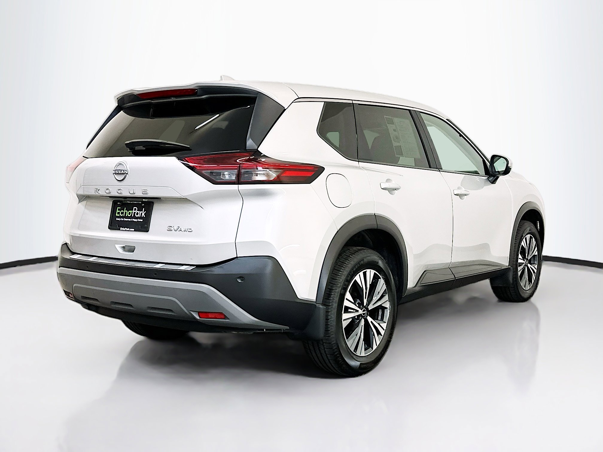 Used 2023 Nissan Rogue SV image 9