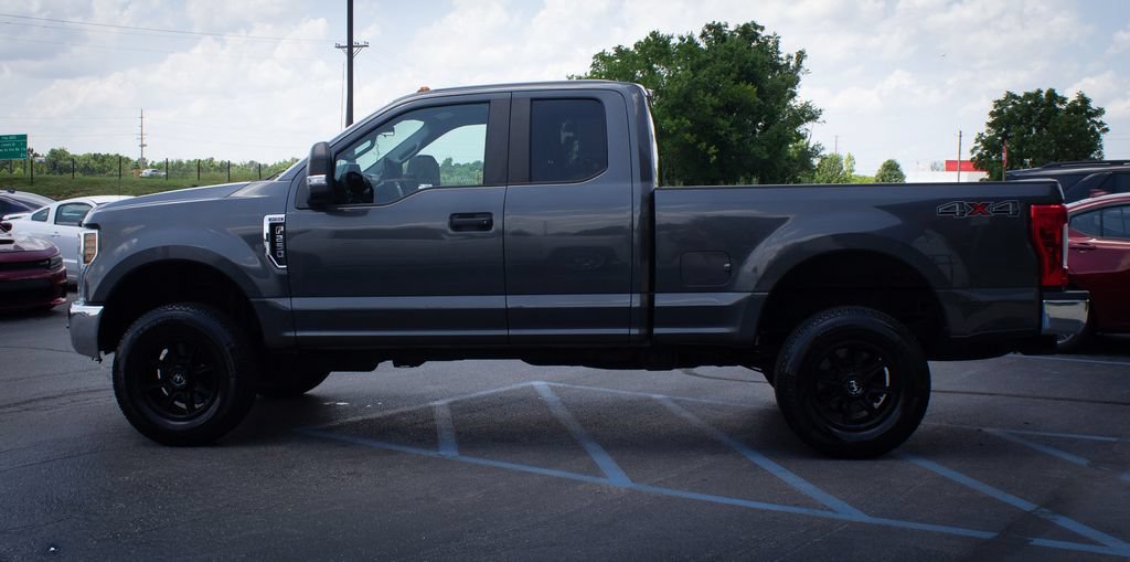 Used 2018 Ford F250 XL w/ STX Appearance Package AWD/4WD image 9