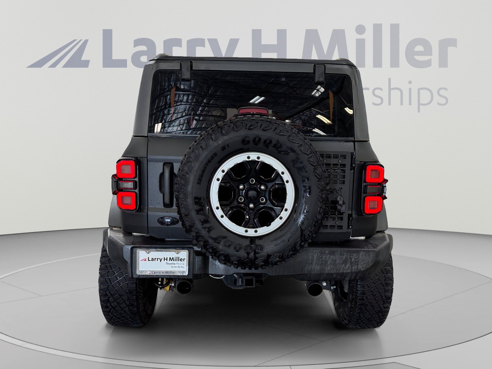 Used 2023 Ford Bronco 2-Door w/ Sasquatch Package AWD/4WD image 4